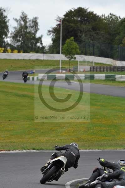 Mallory park Leicestershire;Mallory park photographs;Motorcycle action photographs;event digital images;eventdigitalimages;mallory park;no limits trackday;peter wileman photography;trackday;trackday digital images;trackday photos