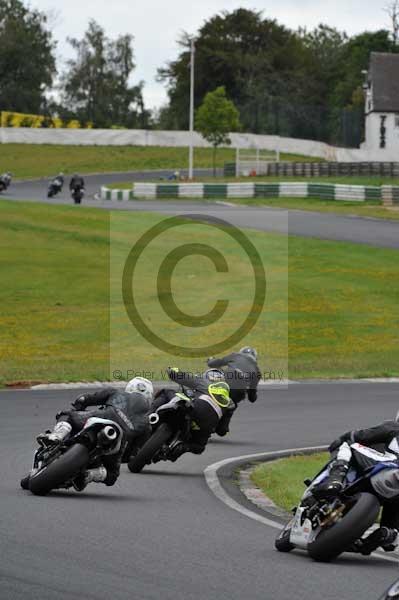 Mallory park Leicestershire;Mallory park photographs;Motorcycle action photographs;event digital images;eventdigitalimages;mallory park;no limits trackday;peter wileman photography;trackday;trackday digital images;trackday photos