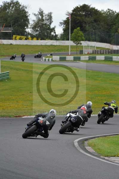 Mallory park Leicestershire;Mallory park photographs;Motorcycle action photographs;event digital images;eventdigitalimages;mallory park;no limits trackday;peter wileman photography;trackday;trackday digital images;trackday photos