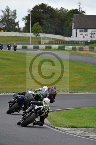 Mallory park Leicestershire;Mallory park photographs;Motorcycle action photographs;event digital images;eventdigitalimages;mallory park;no limits trackday;peter wileman photography;trackday;trackday digital images;trackday photos