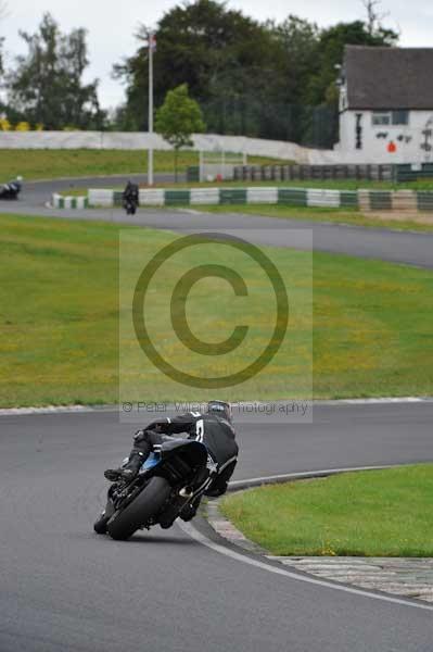 Mallory park Leicestershire;Mallory park photographs;Motorcycle action photographs;event digital images;eventdigitalimages;mallory park;no limits trackday;peter wileman photography;trackday;trackday digital images;trackday photos