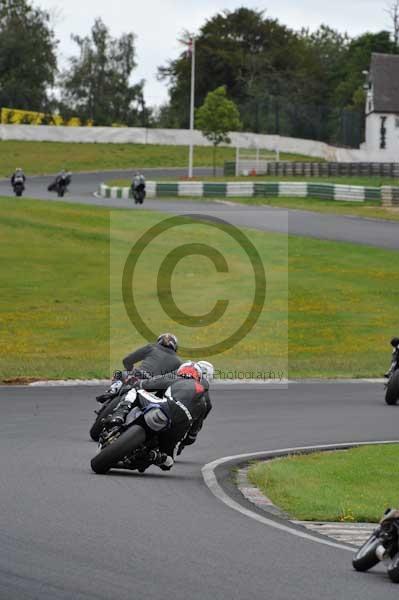 Mallory park Leicestershire;Mallory park photographs;Motorcycle action photographs;event digital images;eventdigitalimages;mallory park;no limits trackday;peter wileman photography;trackday;trackday digital images;trackday photos