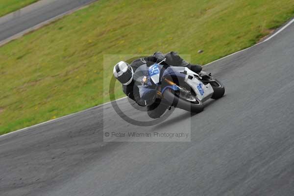 Mallory park Leicestershire;Mallory park photographs;Motorcycle action photographs;event digital images;eventdigitalimages;mallory park;no limits trackday;peter wileman photography;trackday;trackday digital images;trackday photos