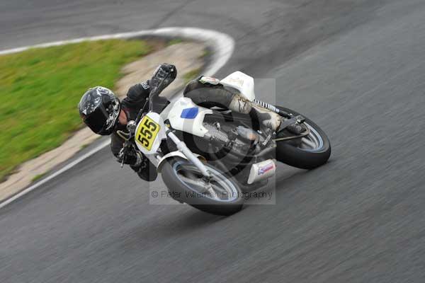 Mallory park Leicestershire;Mallory park photographs;Motorcycle action photographs;event digital images;eventdigitalimages;mallory park;no limits trackday;peter wileman photography;trackday;trackday digital images;trackday photos