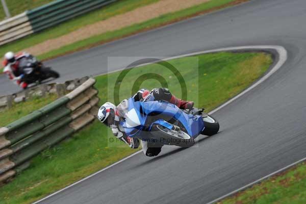Mallory park Leicestershire;Mallory park photographs;Motorcycle action photographs;event digital images;eventdigitalimages;mallory park;no limits trackday;peter wileman photography;trackday;trackday digital images;trackday photos