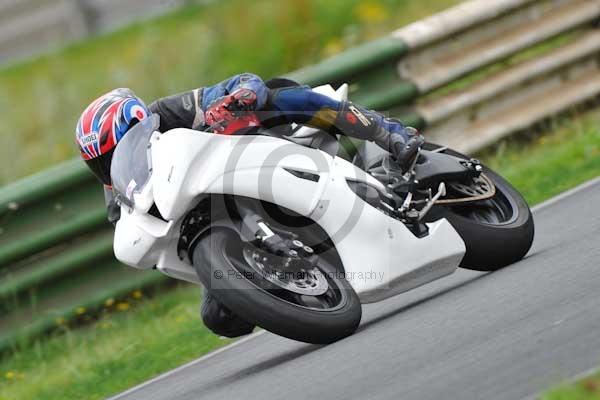 Mallory park Leicestershire;Mallory park photographs;Motorcycle action photographs;event digital images;eventdigitalimages;mallory park;no limits trackday;peter wileman photography;trackday;trackday digital images;trackday photos
