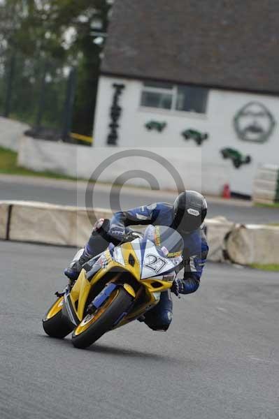 Mallory park Leicestershire;Mallory park photographs;Motorcycle action photographs;event digital images;eventdigitalimages;mallory park;no limits trackday;peter wileman photography;trackday;trackday digital images;trackday photos