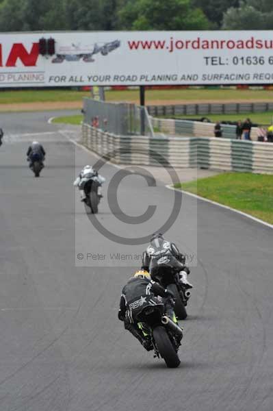 Mallory park Leicestershire;Mallory park photographs;Motorcycle action photographs;event digital images;eventdigitalimages;mallory park;no limits trackday;peter wileman photography;trackday;trackday digital images;trackday photos
