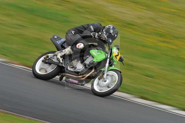 Mallory park Leicestershire;Mallory park photographs;Motorcycle action photographs;event digital images;eventdigitalimages;mallory park;no limits trackday;peter wileman photography;trackday;trackday digital images;trackday photos