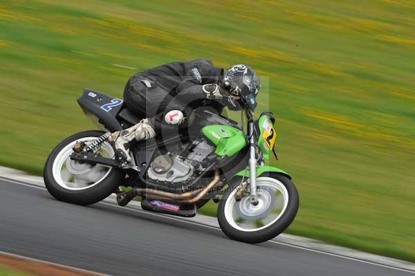 Mallory park Leicestershire;Mallory park photographs;Motorcycle action photographs;event digital images;eventdigitalimages;mallory park;no limits trackday;peter wileman photography;trackday;trackday digital images;trackday photos
