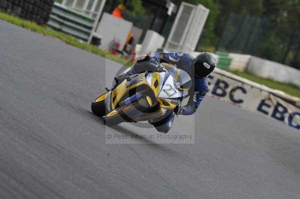 Mallory park Leicestershire;Mallory park photographs;Motorcycle action photographs;event digital images;eventdigitalimages;mallory park;no limits trackday;peter wileman photography;trackday;trackday digital images;trackday photos