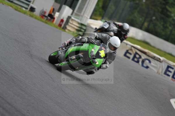 Mallory park Leicestershire;Mallory park photographs;Motorcycle action photographs;event digital images;eventdigitalimages;mallory park;no limits trackday;peter wileman photography;trackday;trackday digital images;trackday photos