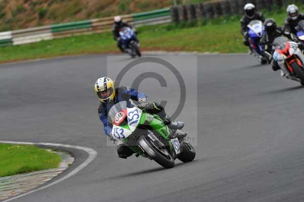 Mallory park Leicestershire;Mallory park photographs;Motorcycle action photographs;event digital images;eventdigitalimages;mallory park;no limits trackday;peter wileman photography;trackday;trackday digital images;trackday photos