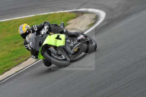 Mallory park Leicestershire;Mallory park photographs;Motorcycle action photographs;event digital images;eventdigitalimages;mallory park;no limits trackday;peter wileman photography;trackday;trackday digital images;trackday photos