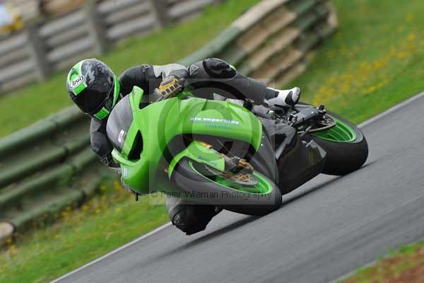 Mallory park Leicestershire;Mallory park photographs;Motorcycle action photographs;event digital images;eventdigitalimages;mallory park;no limits trackday;peter wileman photography;trackday;trackday digital images;trackday photos