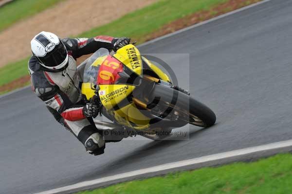 Mallory park Leicestershire;Mallory park photographs;Motorcycle action photographs;event digital images;eventdigitalimages;mallory park;no limits trackday;peter wileman photography;trackday;trackday digital images;trackday photos