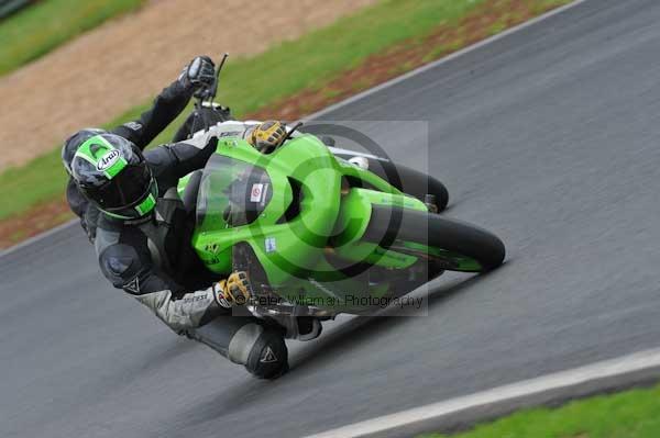 Mallory park Leicestershire;Mallory park photographs;Motorcycle action photographs;event digital images;eventdigitalimages;mallory park;no limits trackday;peter wileman photography;trackday;trackday digital images;trackday photos