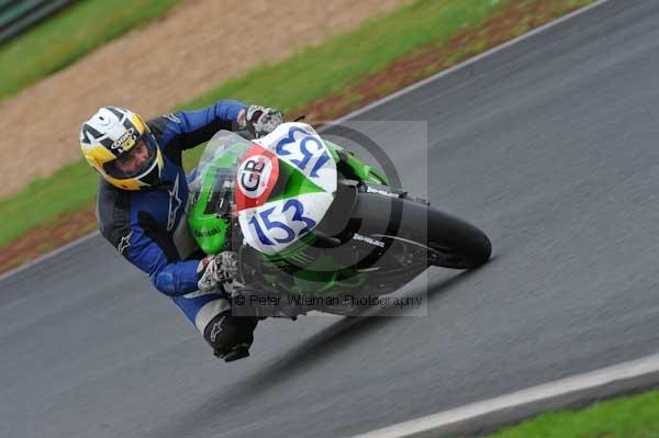 Mallory park Leicestershire;Mallory park photographs;Motorcycle action photographs;event digital images;eventdigitalimages;mallory park;no limits trackday;peter wileman photography;trackday;trackday digital images;trackday photos