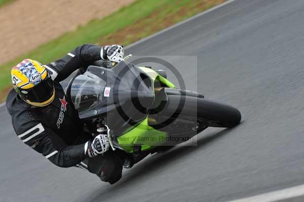 Mallory park Leicestershire;Mallory park photographs;Motorcycle action photographs;event digital images;eventdigitalimages;mallory park;no limits trackday;peter wileman photography;trackday;trackday digital images;trackday photos