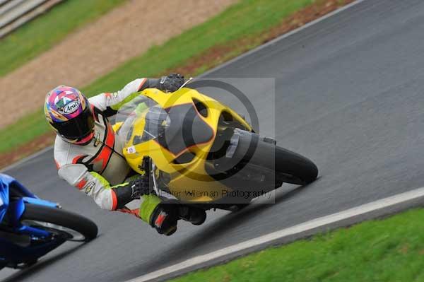 Mallory park Leicestershire;Mallory park photographs;Motorcycle action photographs;event digital images;eventdigitalimages;mallory park;no limits trackday;peter wileman photography;trackday;trackday digital images;trackday photos