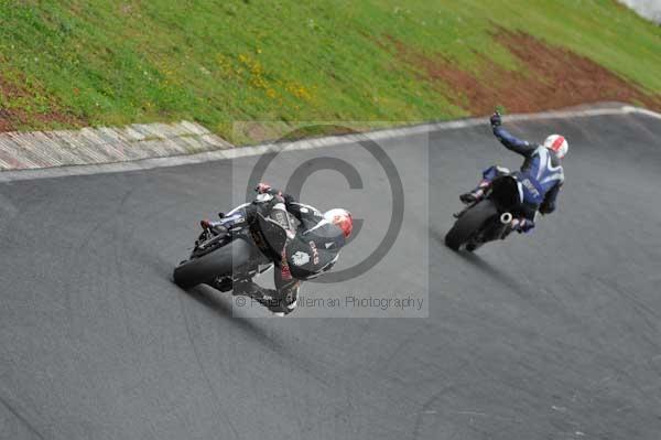 Mallory park Leicestershire;Mallory park photographs;Motorcycle action photographs;event digital images;eventdigitalimages;mallory park;no limits trackday;peter wileman photography;trackday;trackday digital images;trackday photos