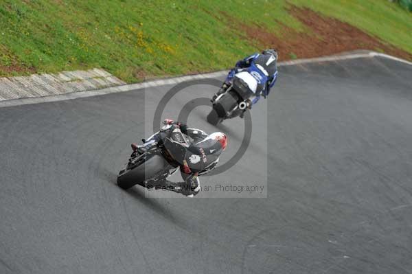 Mallory park Leicestershire;Mallory park photographs;Motorcycle action photographs;event digital images;eventdigitalimages;mallory park;no limits trackday;peter wileman photography;trackday;trackday digital images;trackday photos