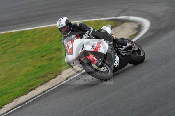 Mallory park Leicestershire;Mallory park photographs;Motorcycle action photographs;event digital images;eventdigitalimages;mallory park;no limits trackday;peter wileman photography;trackday;trackday digital images;trackday photos