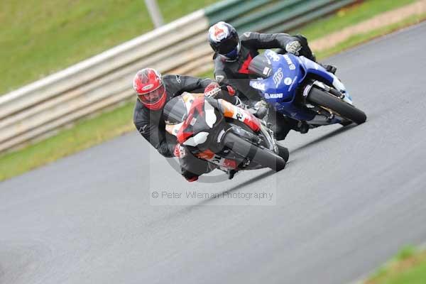 Mallory park Leicestershire;Mallory park photographs;Motorcycle action photographs;event digital images;eventdigitalimages;mallory park;no limits trackday;peter wileman photography;trackday;trackday digital images;trackday photos