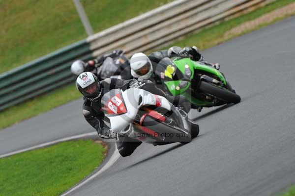 Mallory park Leicestershire;Mallory park photographs;Motorcycle action photographs;event digital images;eventdigitalimages;mallory park;no limits trackday;peter wileman photography;trackday;trackday digital images;trackday photos