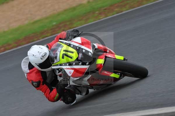 Mallory park Leicestershire;Mallory park photographs;Motorcycle action photographs;event digital images;eventdigitalimages;mallory park;no limits trackday;peter wileman photography;trackday;trackday digital images;trackday photos