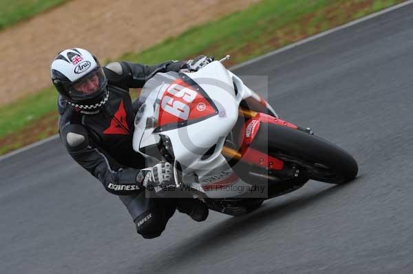 Mallory park Leicestershire;Mallory park photographs;Motorcycle action photographs;event digital images;eventdigitalimages;mallory park;no limits trackday;peter wileman photography;trackday;trackday digital images;trackday photos