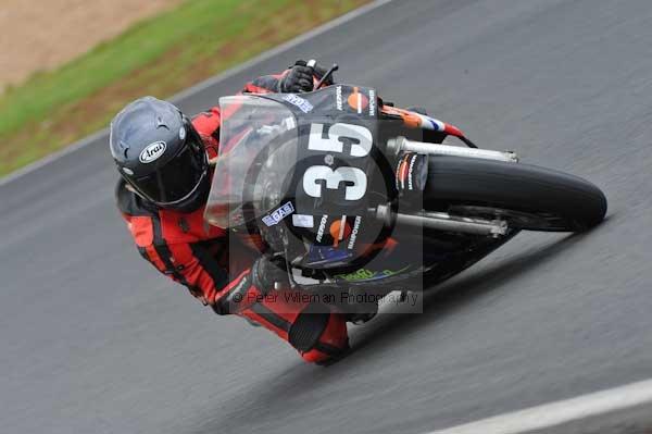 Mallory park Leicestershire;Mallory park photographs;Motorcycle action photographs;event digital images;eventdigitalimages;mallory park;no limits trackday;peter wileman photography;trackday;trackday digital images;trackday photos