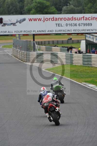 Mallory park Leicestershire;Mallory park photographs;Motorcycle action photographs;event digital images;eventdigitalimages;mallory park;no limits trackday;peter wileman photography;trackday;trackday digital images;trackday photos