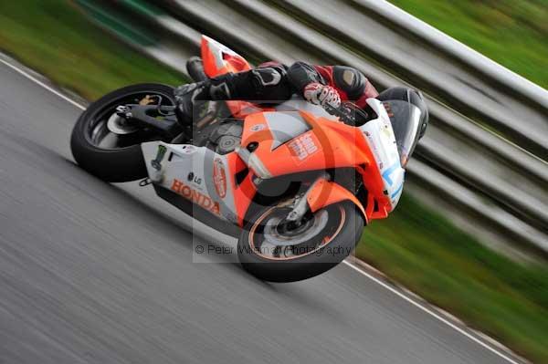 Mallory park Leicestershire;Mallory park photographs;Motorcycle action photographs;event digital images;eventdigitalimages;mallory park;no limits trackday;peter wileman photography;trackday;trackday digital images;trackday photos