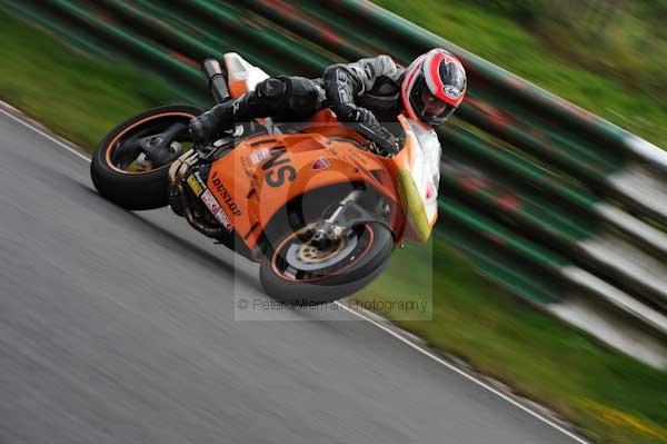 Mallory park Leicestershire;Mallory park photographs;Motorcycle action photographs;event digital images;eventdigitalimages;mallory park;no limits trackday;peter wileman photography;trackday;trackday digital images;trackday photos