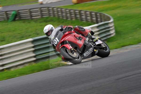 Mallory park Leicestershire;Mallory park photographs;Motorcycle action photographs;event digital images;eventdigitalimages;mallory park;no limits trackday;peter wileman photography;trackday;trackday digital images;trackday photos