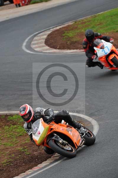 Mallory park Leicestershire;Mallory park photographs;Motorcycle action photographs;event digital images;eventdigitalimages;mallory park;no limits trackday;peter wileman photography;trackday;trackday digital images;trackday photos
