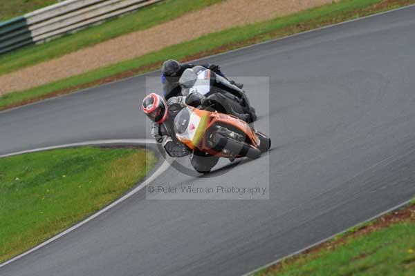 Mallory park Leicestershire;Mallory park photographs;Motorcycle action photographs;event digital images;eventdigitalimages;mallory park;no limits trackday;peter wileman photography;trackday;trackday digital images;trackday photos