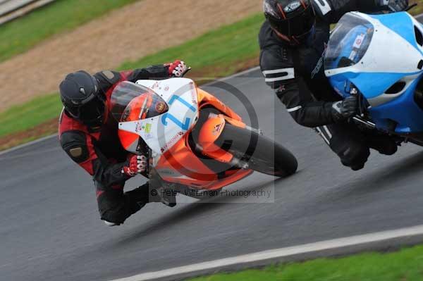 Mallory park Leicestershire;Mallory park photographs;Motorcycle action photographs;event digital images;eventdigitalimages;mallory park;no limits trackday;peter wileman photography;trackday;trackday digital images;trackday photos