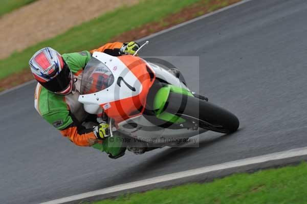 Mallory park Leicestershire;Mallory park photographs;Motorcycle action photographs;event digital images;eventdigitalimages;mallory park;no limits trackday;peter wileman photography;trackday;trackday digital images;trackday photos
