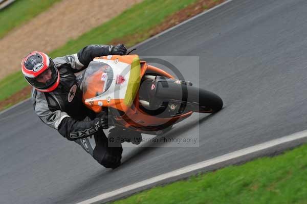 Mallory park Leicestershire;Mallory park photographs;Motorcycle action photographs;event digital images;eventdigitalimages;mallory park;no limits trackday;peter wileman photography;trackday;trackday digital images;trackday photos