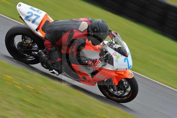 Mallory park Leicestershire;Mallory park photographs;Motorcycle action photographs;event digital images;eventdigitalimages;mallory park;no limits trackday;peter wileman photography;trackday;trackday digital images;trackday photos