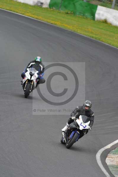 Mallory park Leicestershire;Mallory park photographs;Motorcycle action photographs;event digital images;eventdigitalimages;mallory park;no limits trackday;peter wileman photography;trackday;trackday digital images;trackday photos