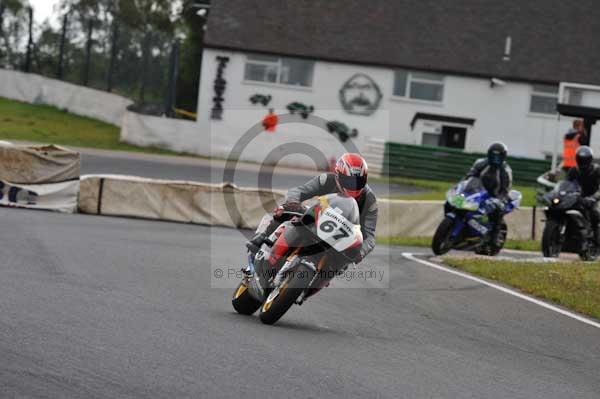 Mallory park Leicestershire;Mallory park photographs;Motorcycle action photographs;event digital images;eventdigitalimages;mallory park;no limits trackday;peter wileman photography;trackday;trackday digital images;trackday photos
