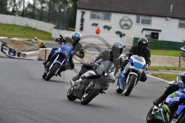 Mallory park Leicestershire;Mallory park photographs;Motorcycle action photographs;event digital images;eventdigitalimages;mallory park;no limits trackday;peter wileman photography;trackday;trackday digital images;trackday photos