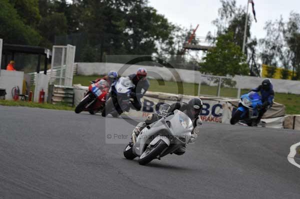 Mallory park Leicestershire;Mallory park photographs;Motorcycle action photographs;event digital images;eventdigitalimages;mallory park;no limits trackday;peter wileman photography;trackday;trackday digital images;trackday photos
