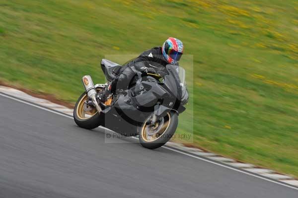 Mallory park Leicestershire;Mallory park photographs;Motorcycle action photographs;event digital images;eventdigitalimages;mallory park;no limits trackday;peter wileman photography;trackday;trackday digital images;trackday photos