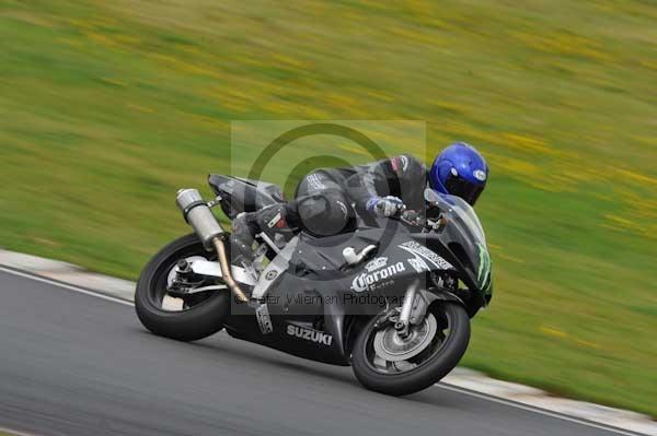 Mallory park Leicestershire;Mallory park photographs;Motorcycle action photographs;event digital images;eventdigitalimages;mallory park;no limits trackday;peter wileman photography;trackday;trackday digital images;trackday photos