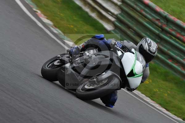 Mallory park Leicestershire;Mallory park photographs;Motorcycle action photographs;event digital images;eventdigitalimages;mallory park;no limits trackday;peter wileman photography;trackday;trackday digital images;trackday photos