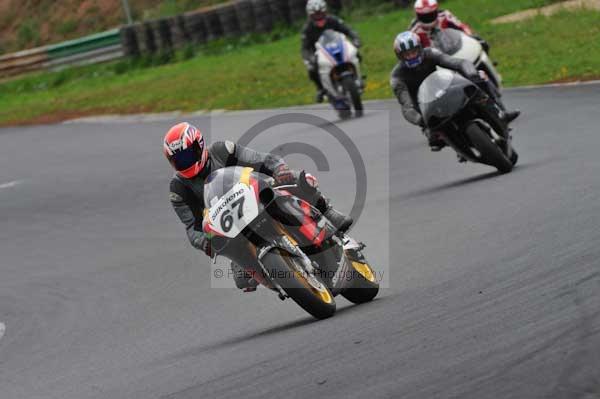 Mallory park Leicestershire;Mallory park photographs;Motorcycle action photographs;event digital images;eventdigitalimages;mallory park;no limits trackday;peter wileman photography;trackday;trackday digital images;trackday photos